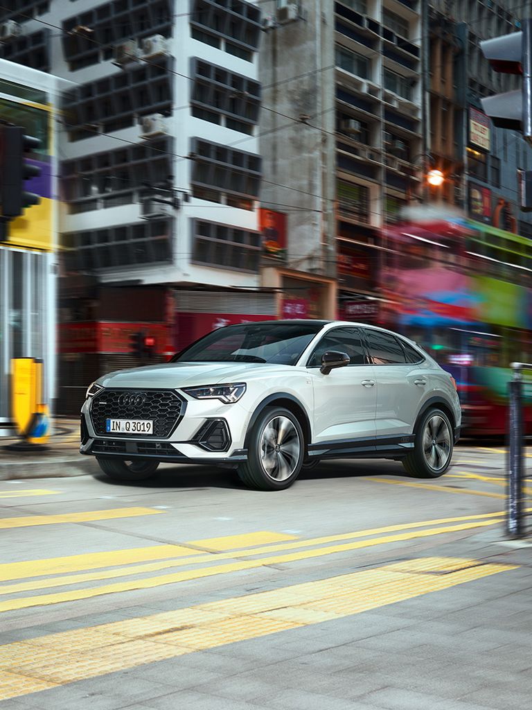 Lateral front view Audi Q3 Sportback